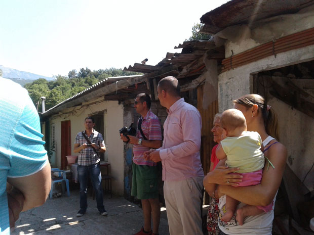 ЖИВОТ БИВШИХ РАДНИКА ПКБ У ИГАЛУ: На киши и са пацовима!